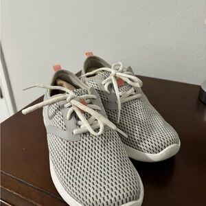 Women’s croc lite ride size 7 tennis shoes